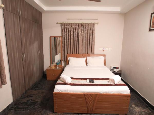 R-hotels Rithikha Inn porur : photo 9 de la chambre chambre double deluxe (2 adultes + 1 enfant)