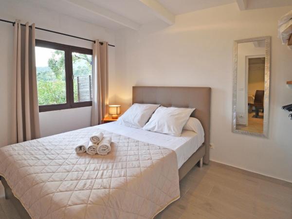 Bungalows Du Maquis : photo 3 de la chambre bungalow - vue sur jardin