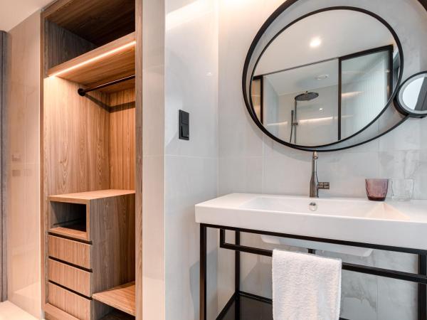 LUSTER Hotel : photo 1 de la chambre chambre double – vue sur ville