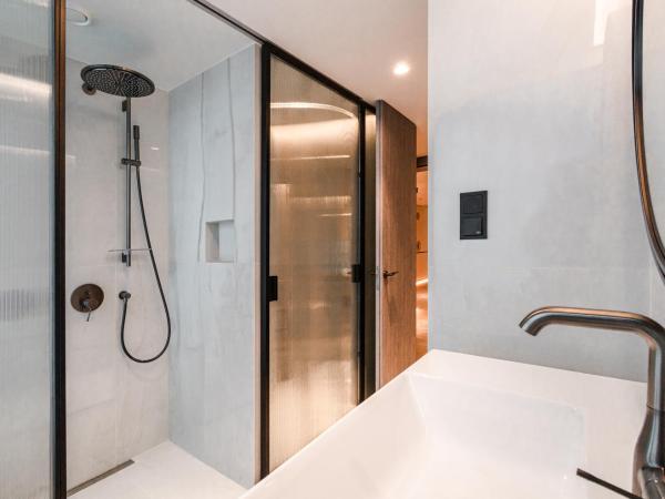 LUSTER Hotel : photo 4 de la chambre chambre double – vue sur ville