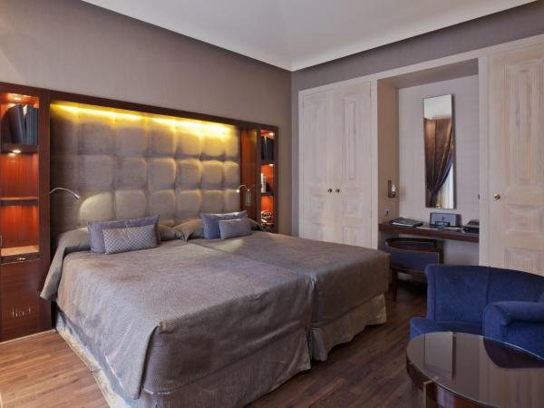 Hotel Casa Fuster G.L Monumento : photo 7 de la chambre chambre double deluxe avec lit d'appoint