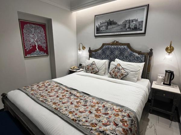 Ratnawali - A Vegetarian Heritage Hotel : photo 4 de la chambre chambre lit king-size supérieure