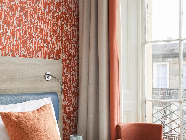 Cairn Hotel & Apartments : photo 4 de la chambre petite chambre double