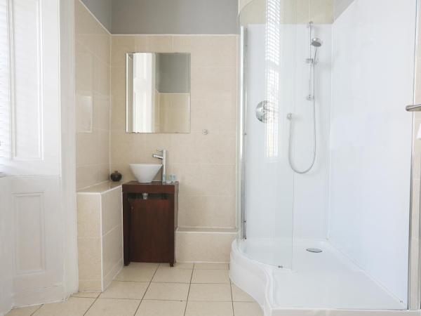 Cairn Hotel & Apartments : photo 9 de la chambre maison 4 chambres