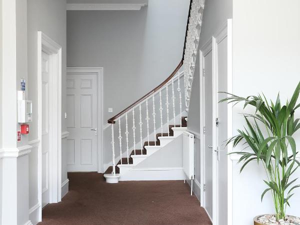 Cairn Hotel & Apartments : photo 8 de la chambre maison 4 chambres