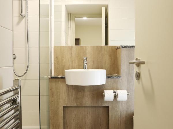 Cairn Hotel & Apartments : photo 9 de la chambre chambre double