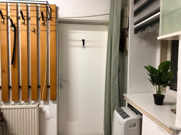Convenient Shared Apartment - near Danube & Millenium Tower : photo 5 de la chambre chambre double avec salle de bains commune