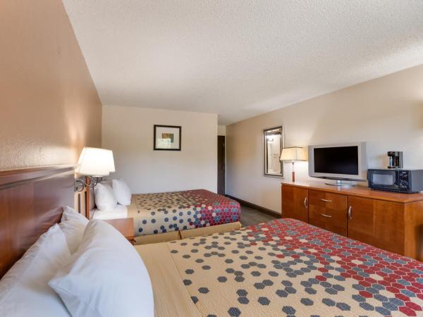Rodeway Inn : photo 1 de la chambre chambre standard avec 2 lits queen-size - non-fumeurs 