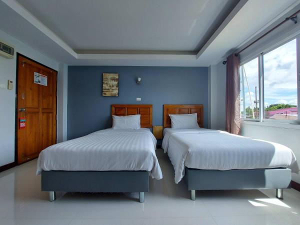 Graphic House @ Chiang Rai : photo 3 de la chambre chambre lits jumeaux spacieuse