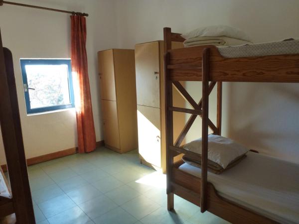 HI Faro - Pousada de Juventude : photo 5 de la chambre lits superposés dans dortoir femmes de 8 lits
