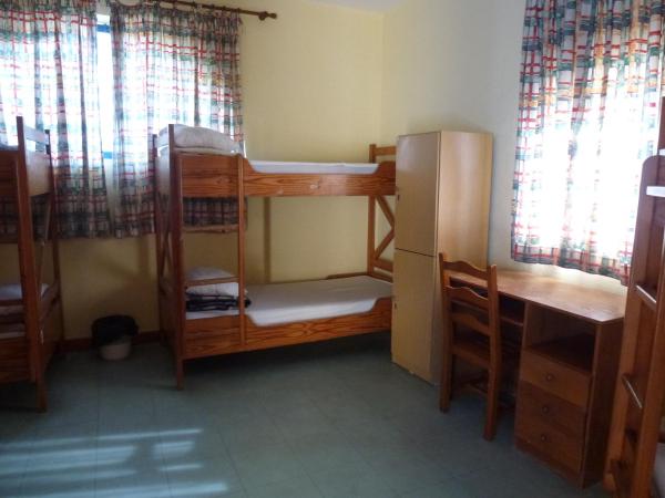 HI Faro - Pousada de Juventude : photo 7 de la chambre lits superposés dans dortoir femmes de 8 lits