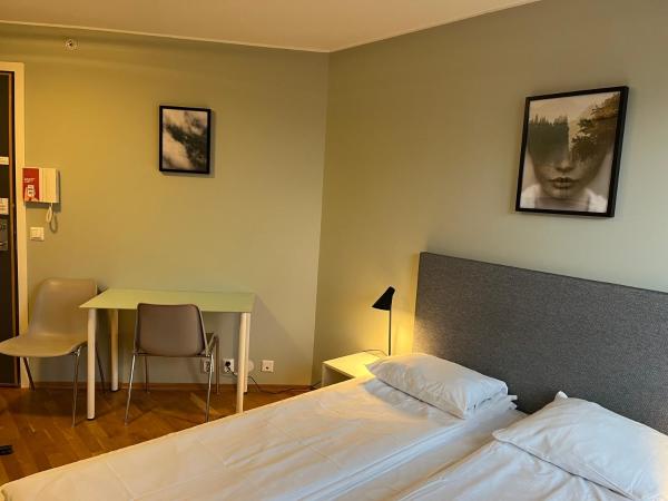 City Hostel Bergen : photo 9 de la chambre chambre double avec salle de bains privative