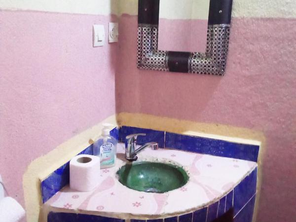 Dar Zara : photo 3 de la chambre chambre double avec salle de bains privative