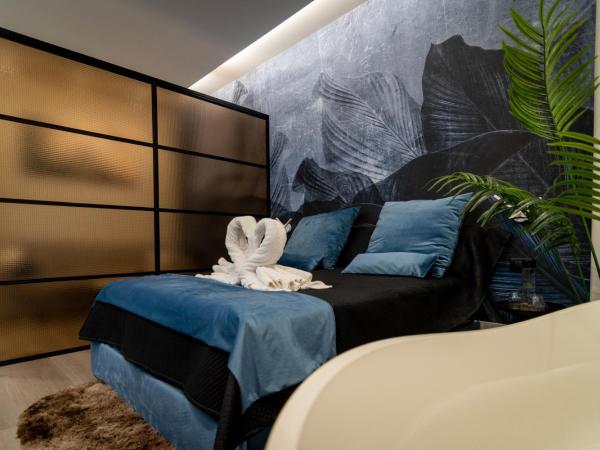 DOMUS VESUVIO : photo 1 de la chambre suite junior avec sauna