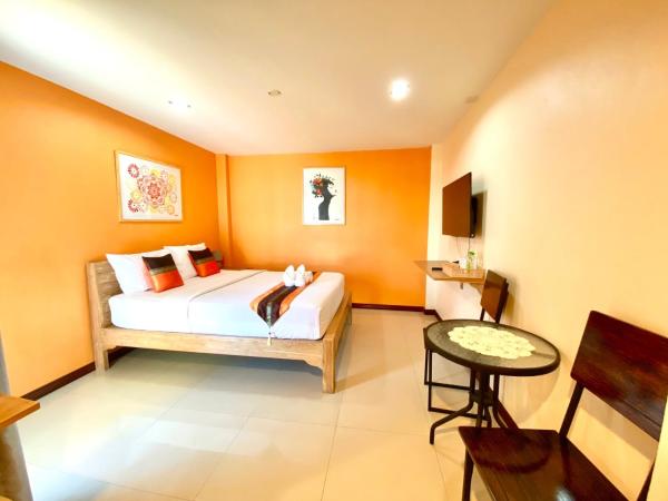 Chinda Boutique Hotel - SHA Certified : photo 2 de la chambre chambre double avec salle de bains privative