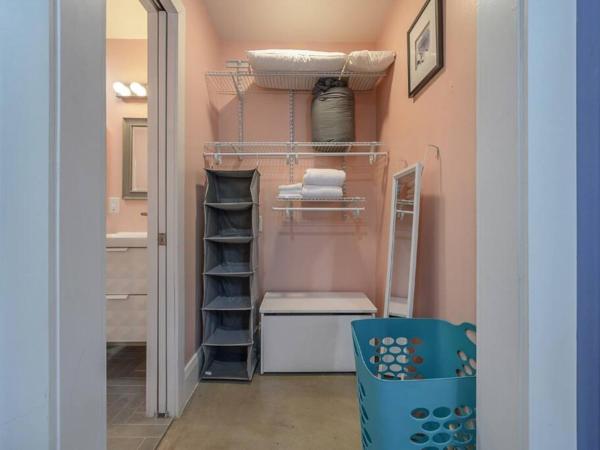 Blue Bay Suite! Near Downtown and Foodie Hot Spots : photo 8 de la chambre maison 2 chambres