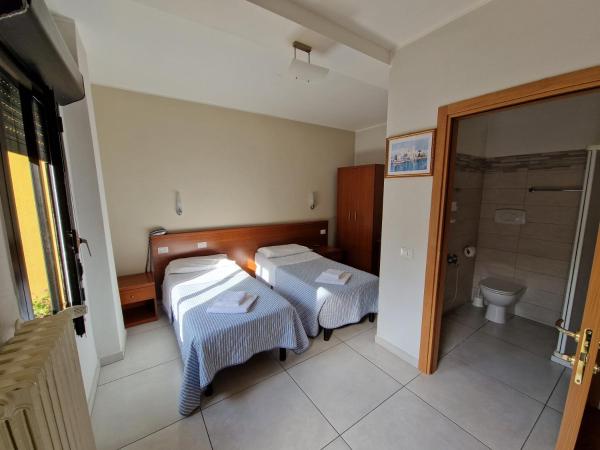 Hotel Bonola : photo 6 de la chambre chambre lits jumeaux