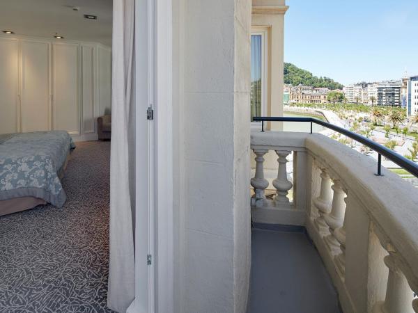 Hotel de Londres y de Inglaterra : photo 4 de la chambre grande chambre - vue sur ville