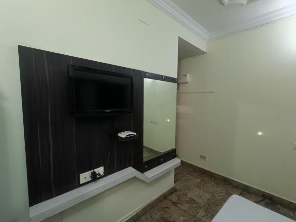 The Dolphin Park Hotel, Virugambakkam : photo 10 de la chambre chambre double standard