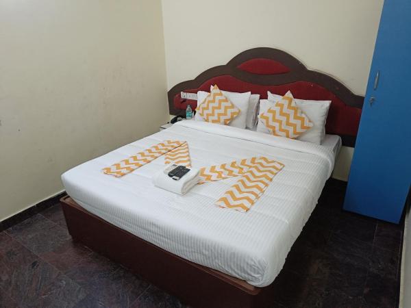 The Dolphin Park Hotel, Virugambakkam : photo 8 de la chambre chambre double standard