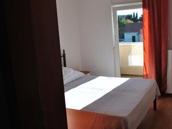 Guesthouse Promenade : photo 5 de la chambre appartement 1 chambre avec balcon