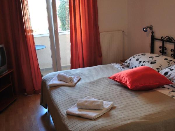 Guesthouse Promenade : photo 1 de la chambre chambre double avec balcon