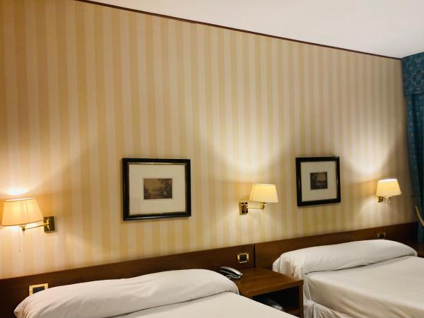 Hotel Ghironi : photo 4 de la chambre chambre quadruple