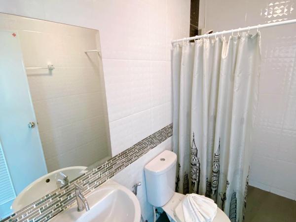 Khaolak Mind Home Hostel : photo 4 de la chambre chambre lit queen-size avec balcon