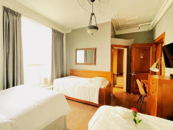 Hotel de Paris Montreal : photo 4 de la chambre chambre familiale