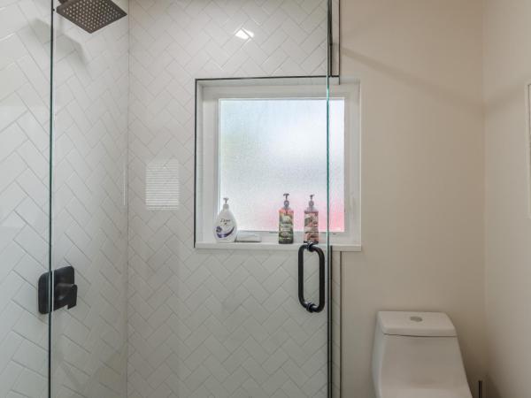 Luxury Tiny Home 2 Miles from Downtown Orlando : photo 8 de la chambre chambre lit queen-size 