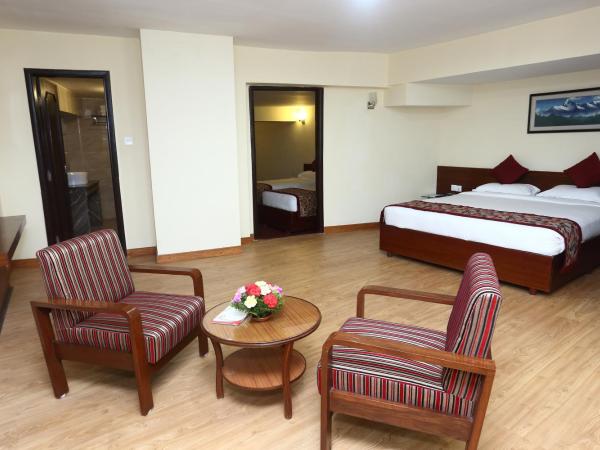 Hotel Woodland Kathmandu : photo 1 de la chambre chambre familiale (2 adultes et 2 enfants)