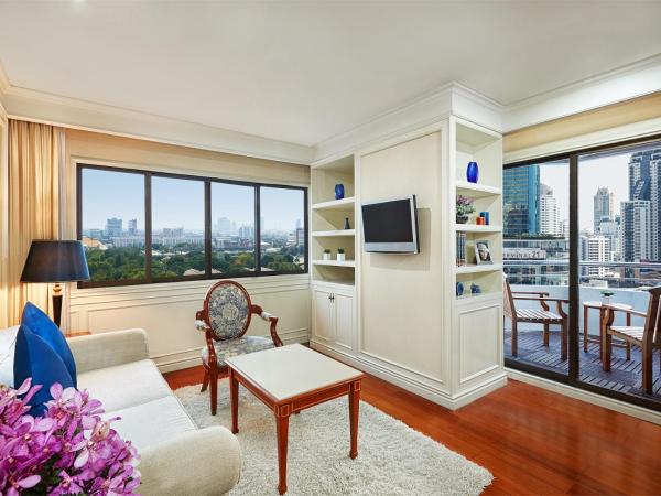 Centre Point Sukhumvit 10 : photo 5 de la chambre suite 1 chambre avec balcon - vue sur lac