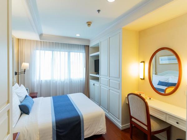 Centre Point Sukhumvit 10 : photo 2 de la chambre grande suite familiale 3 chambres