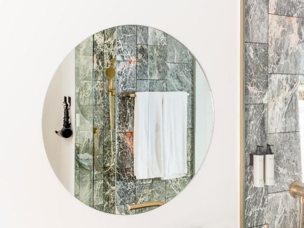 Kai 36 - Hotel zwischen Fels und Fluss : photo 8 de la chambre chambre double supérieure