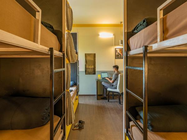 The Hosteller Delhi : photo 6 de la chambre standard - bed in 6 bed mixed dormitory