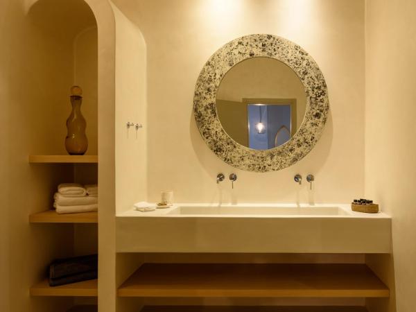 Este Luxury Suites : photo 6 de la chambre suite junior avec bain à remous - vue sur mer