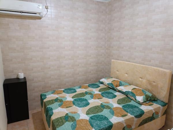 Ndalem Gorongan Guesthouse : photo 10 de la chambre maison 7 chambres