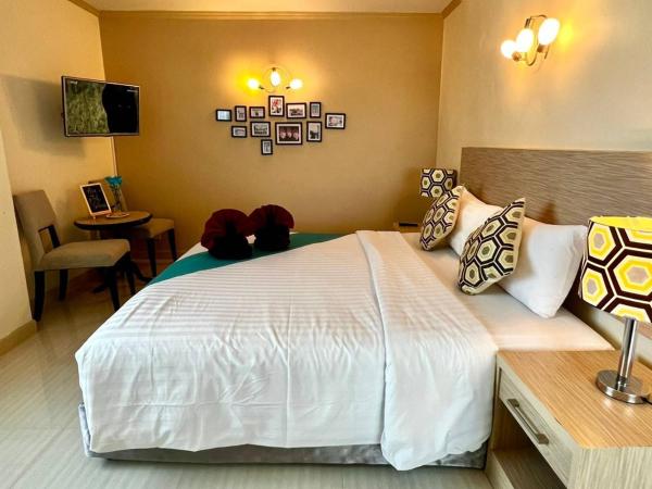 Thipurai City Hotel : photo 4 de la chambre hébergement premier avec baignoire - vue sur montagnes