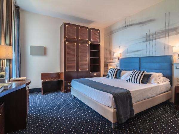 Hotel Anthony : photo 2 de la chambre 2 chambres doubles ou lits jumeaux classiques communicantes