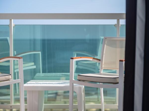 Hotel Anthony : photo 6 de la chambre chambre double ou lits jumeaux classique avec balcon - vue sur mer
