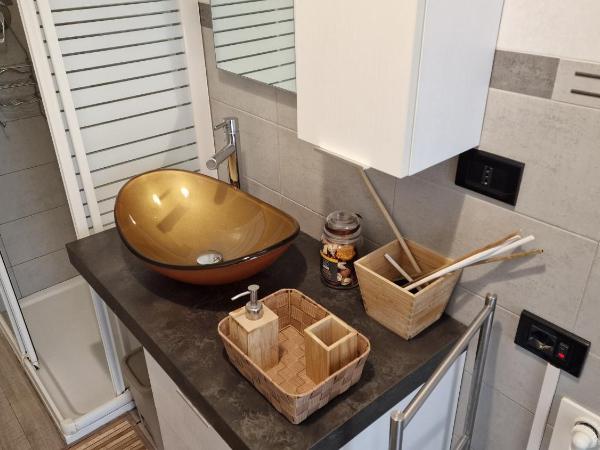 Testa o Croce Casa Vacanze : photo 3 de la chambre chambre double avec salle de bains privative extérieure