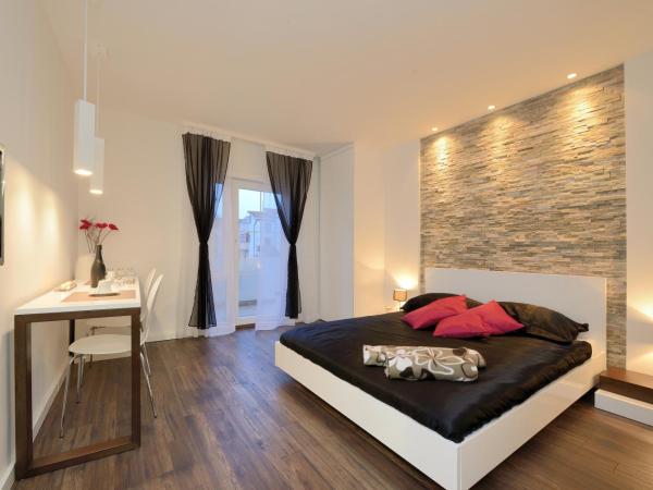 Guest house D&G -I apartment & room : photo 1 de la chambre chambre double deluxe avec balcon