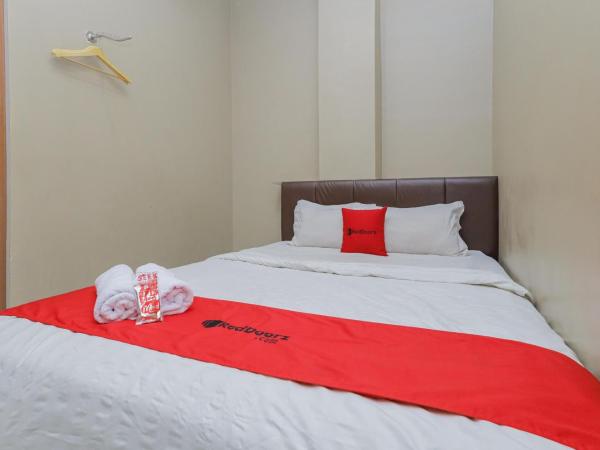 RedDoorz near BG Junction Surabaya : photo 3 de la chambre chambre double standard