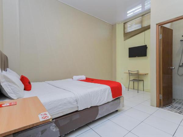 RedDoorz near BG Junction Surabaya : photo 2 de la chambre chambre deluxe