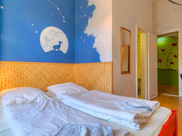 Hostel Mondpalast : photo 5 de la chambre chambre double