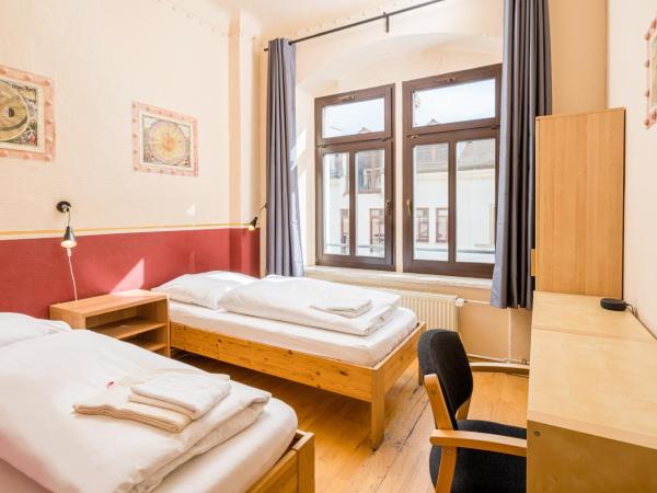 Hostel Mondpalast : photo 6 de la chambre chambre lits jumeaux