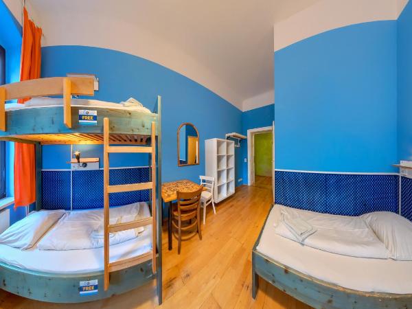 Hostel Mondpalast : photo 3 de la chambre chambre quadruple avec douche