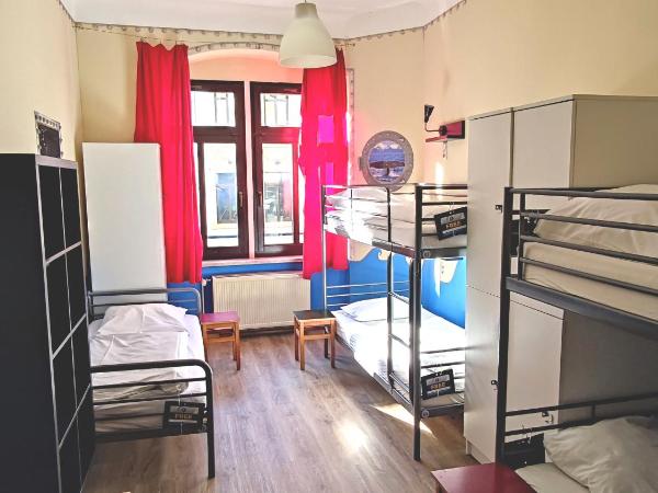 Hostel Mondpalast : photo 5 de la chambre lit simple dans dortoir mixte de 5 lits