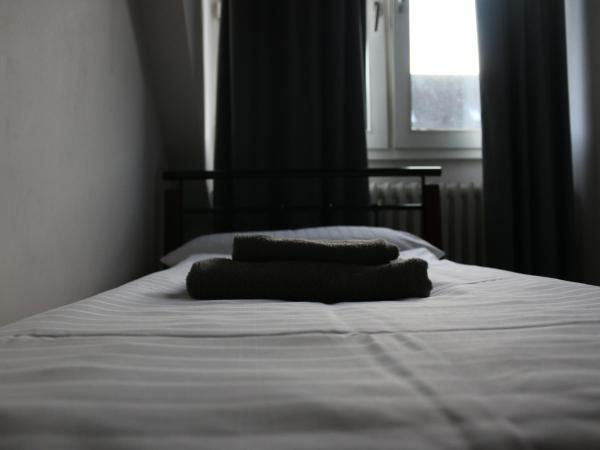 Hotel Berliner Hof : photo 10 de la chambre chambre triple