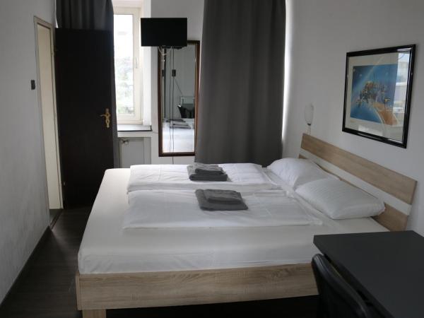 Hotel Berliner Hof : photo 4 de la chambre chambre double ou lits jumeaux supérieure